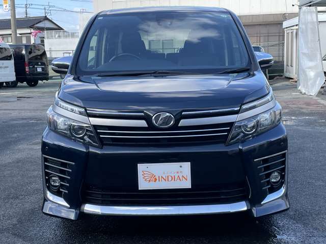 Toyota Voxy 3