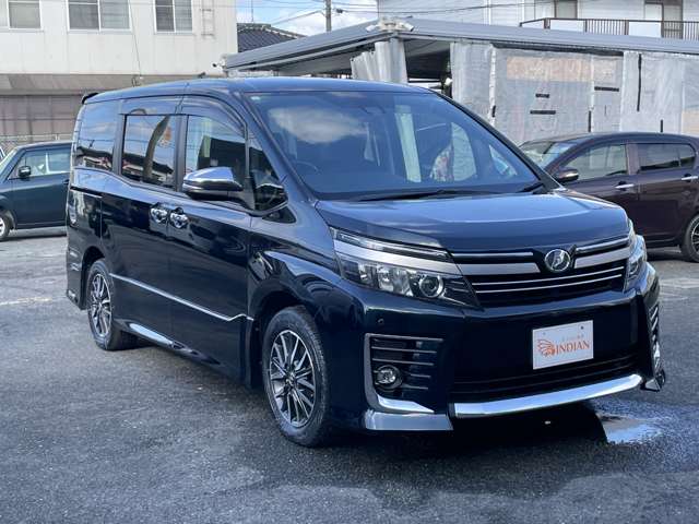 Toyota Voxy 4