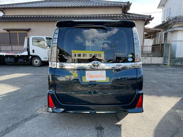 Toyota Voxy 7