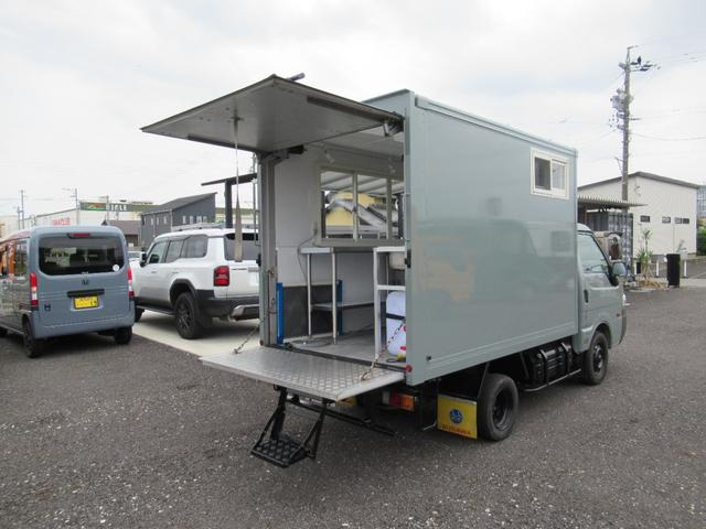 Mazda Bongo Truck 3
