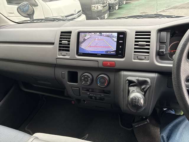 Toyota Hiace Van 12