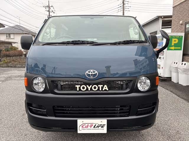 Toyota Hiace Van 3