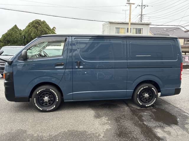 Toyota Hiace Van 6