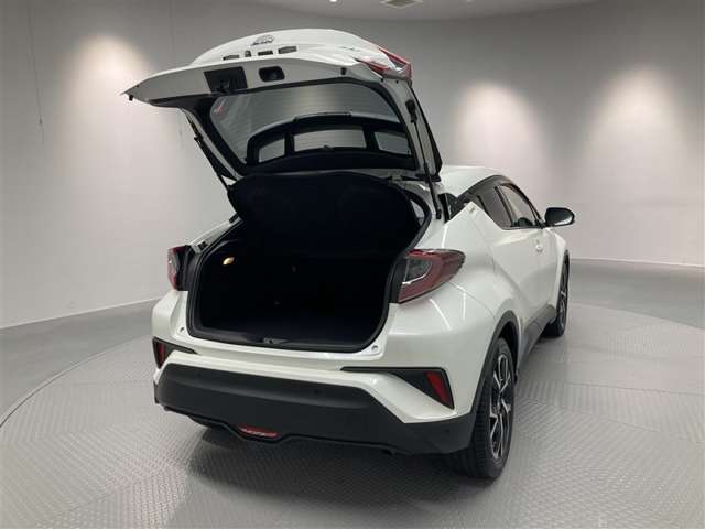 Toyota C-HR 11