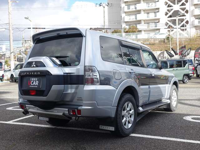 Mitsubishi Pajero 8