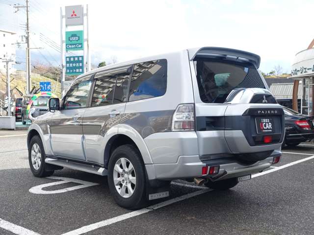 Mitsubishi Pajero 10