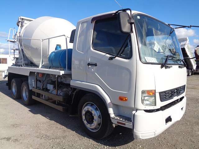 Mitsubishi Fuso Fighter 2