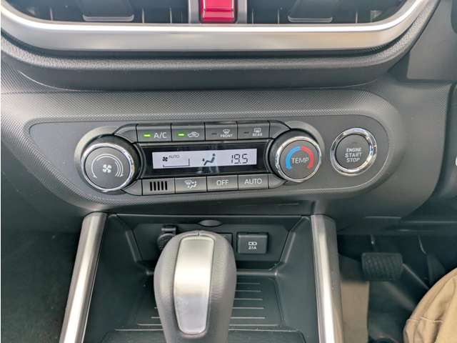 Daihatsu Rocky 11