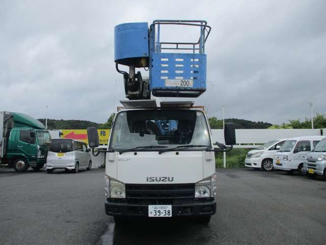 Isuzu Elf 2