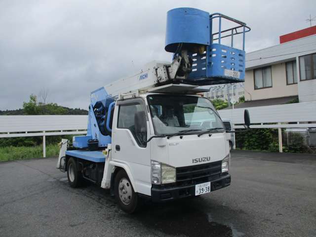 Isuzu Elf 3