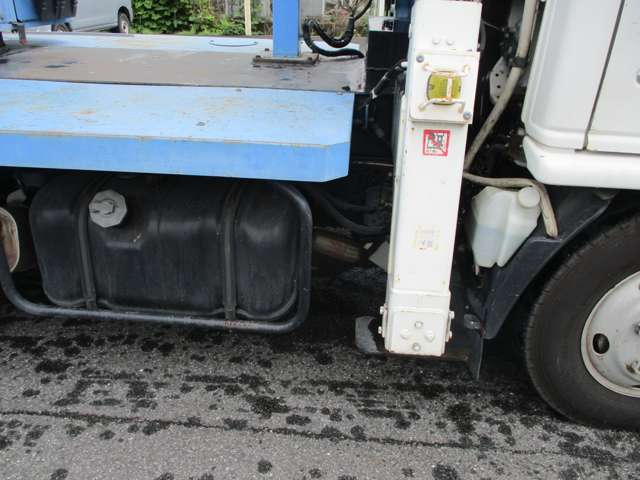 Isuzu Elf 4