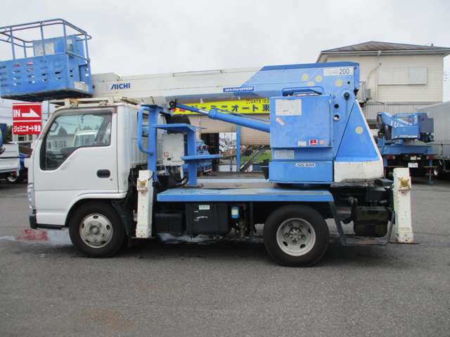 Isuzu Elf 9