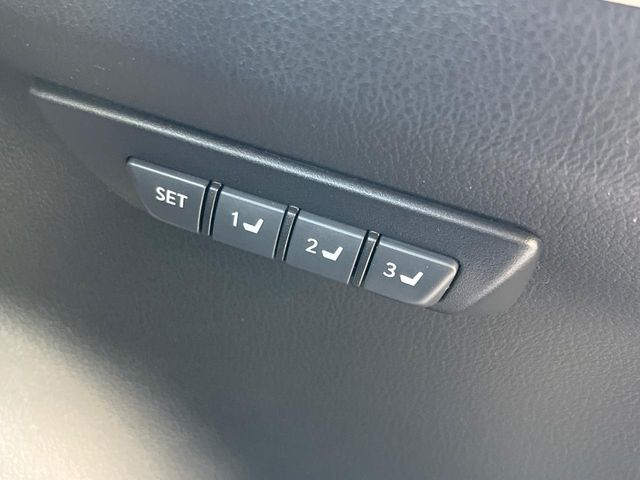 Lexus NX 8