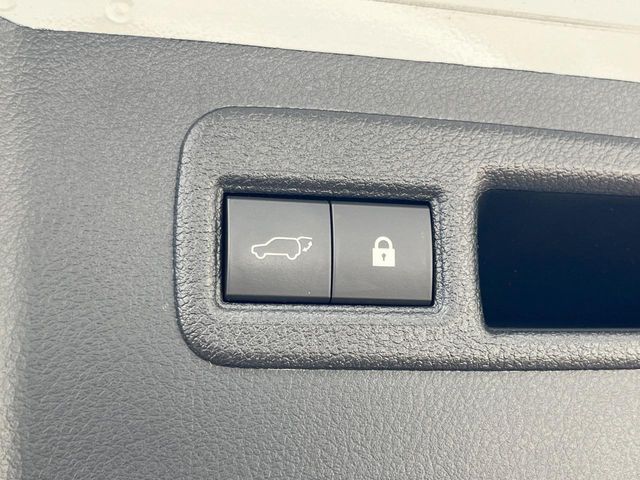 Lexus NX 9
