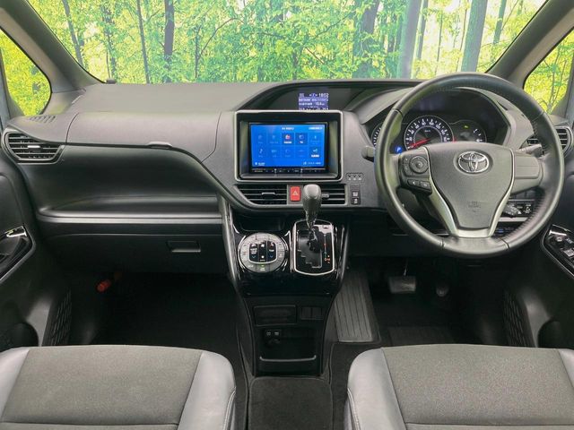 Toyota Noah 2