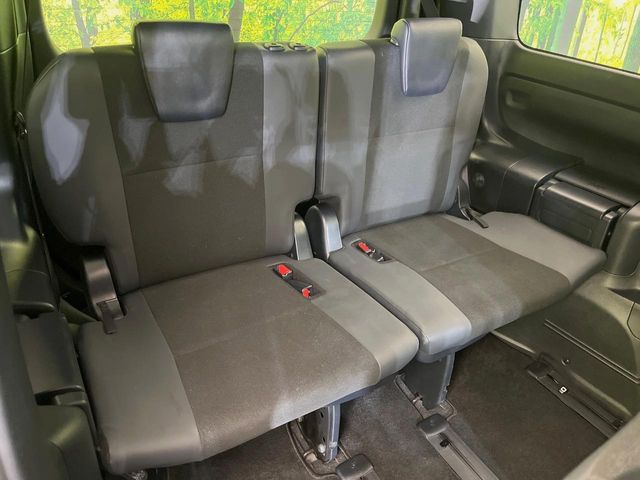 Toyota Noah 10