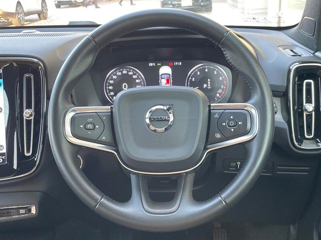 Volvo XC40 11