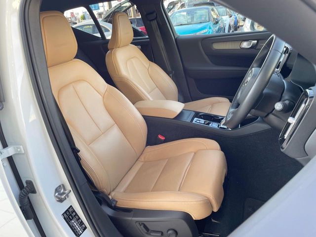 Volvo XC40 9