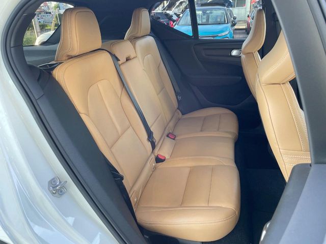 Volvo XC40 10