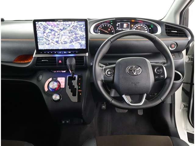 Toyota Sienta 3