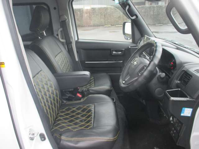 Daihatsu Atrai 6