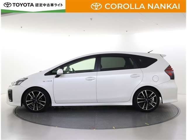 Toyota Prius α 5
