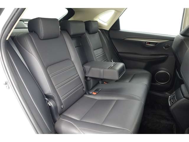 Lexus NX 8
