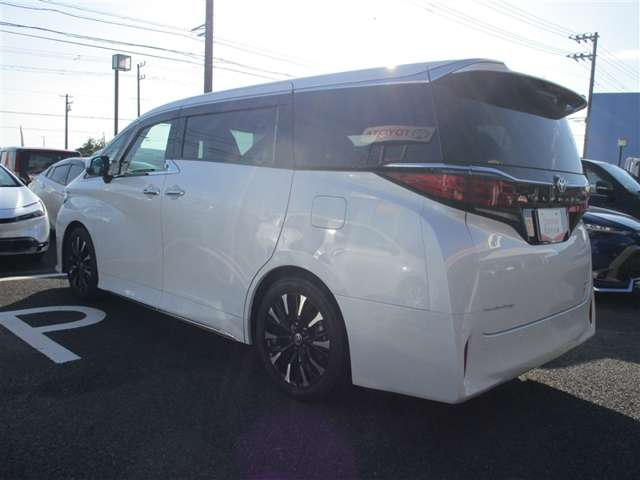 Toyota Alphard 5