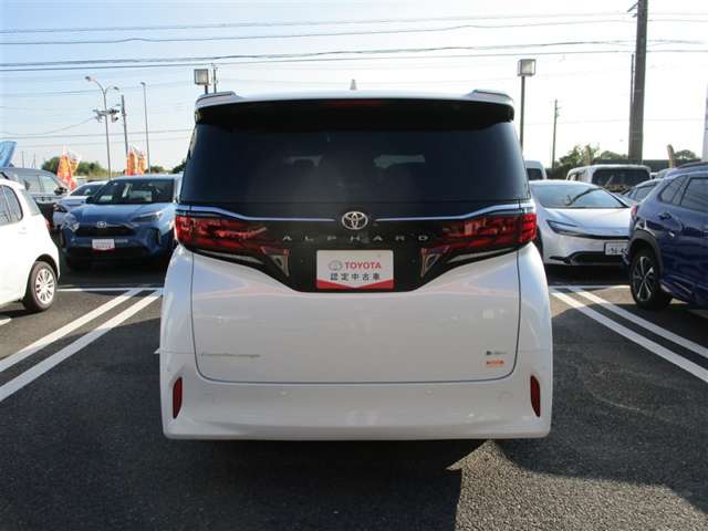 Toyota Alphard 6