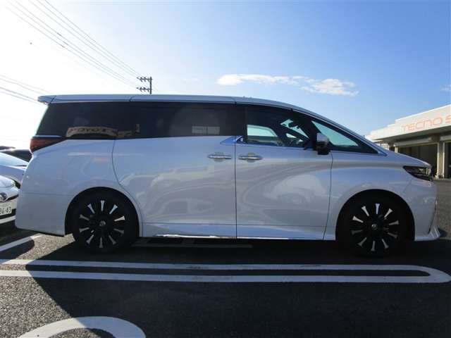 Toyota Alphard 9