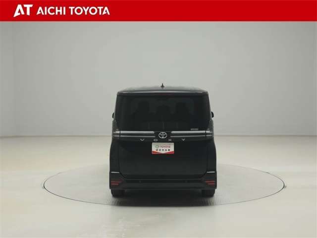 Toyota Voxy 5