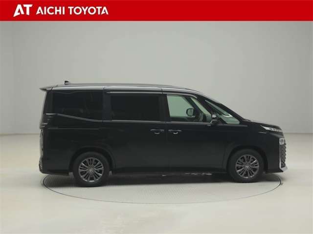 Toyota Voxy 7