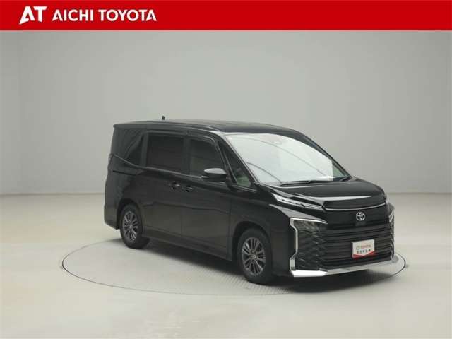 Toyota Voxy 8