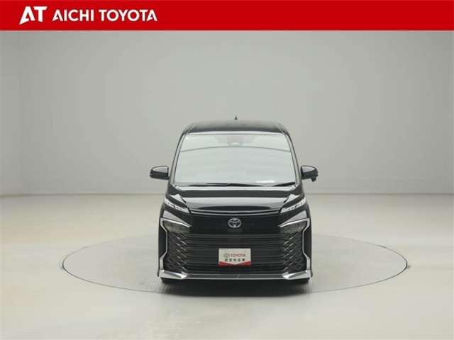 Toyota Voxy 9