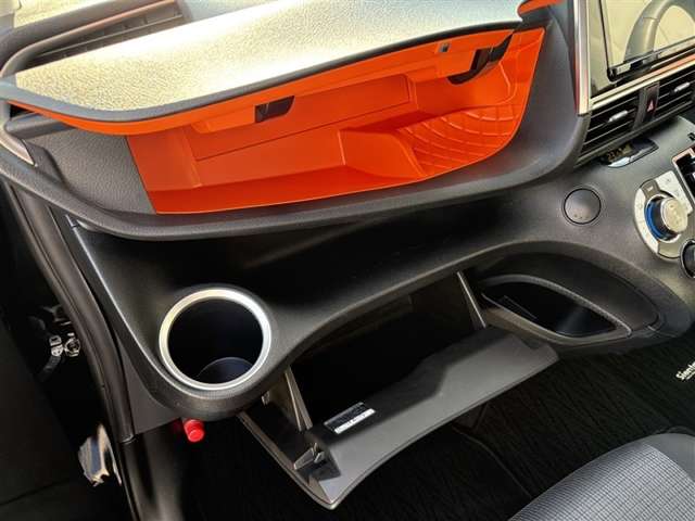 Toyota Sienta 10
