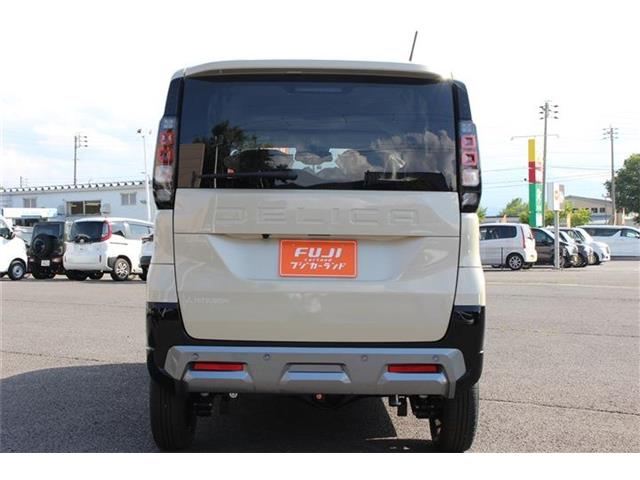 Mitsubishi Delica Mini 11