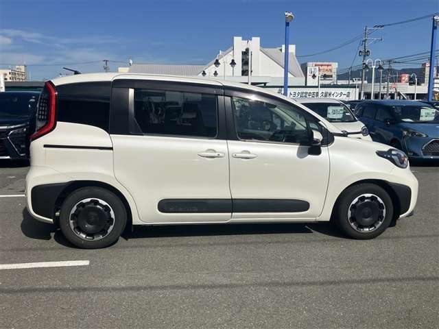 Toyota Sienta 12