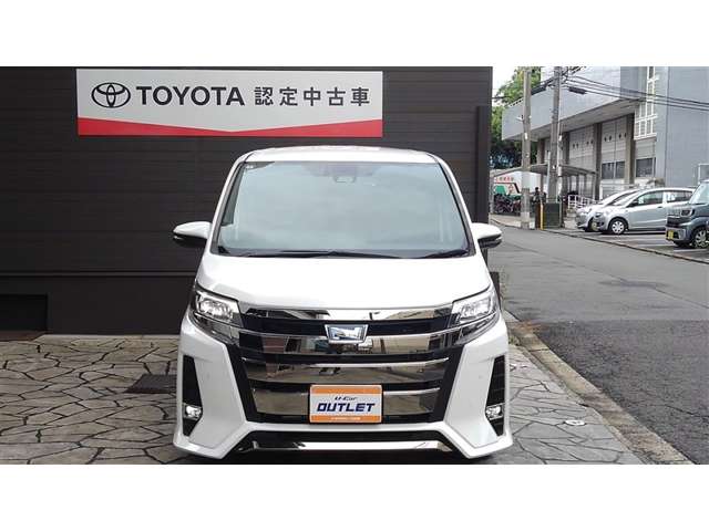 Toyota Noah 4