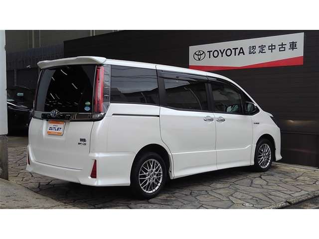 Toyota Noah 6