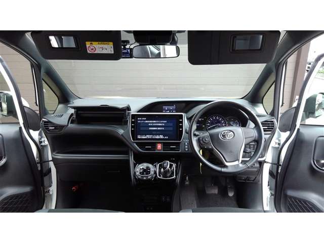 Toyota Noah 8
