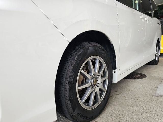 Toyota Voxy 9