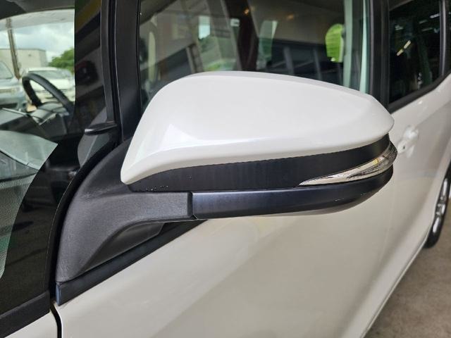 Toyota Voxy 10