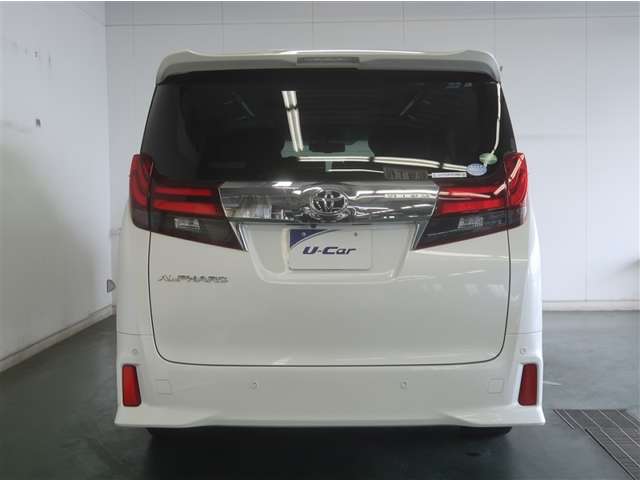 Toyota Alphard 6