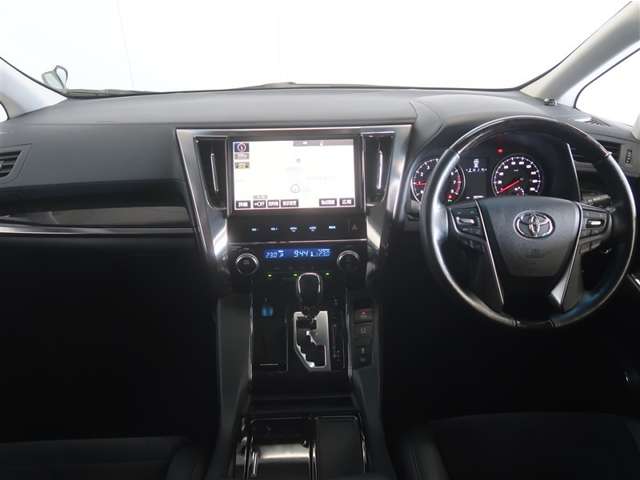 Toyota Alphard 8