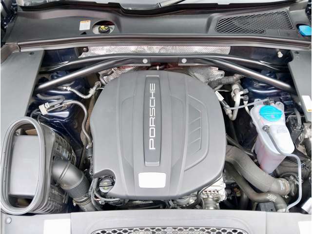 Porsche Macan 4