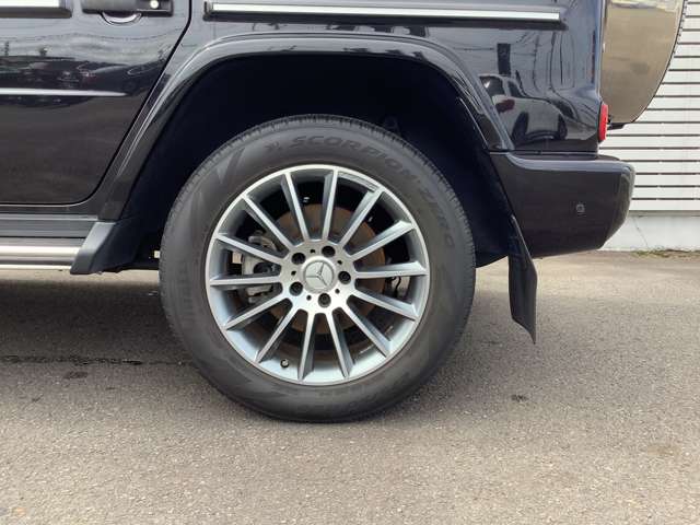Mercedes-Benz G-Class 8