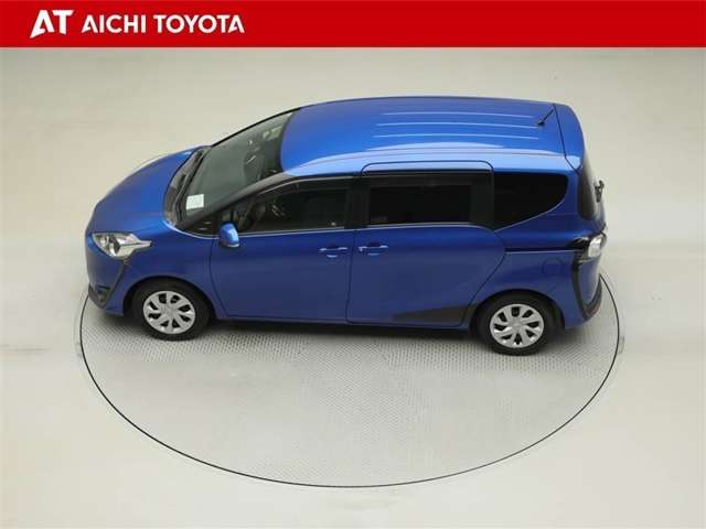 Toyota Sienta 11