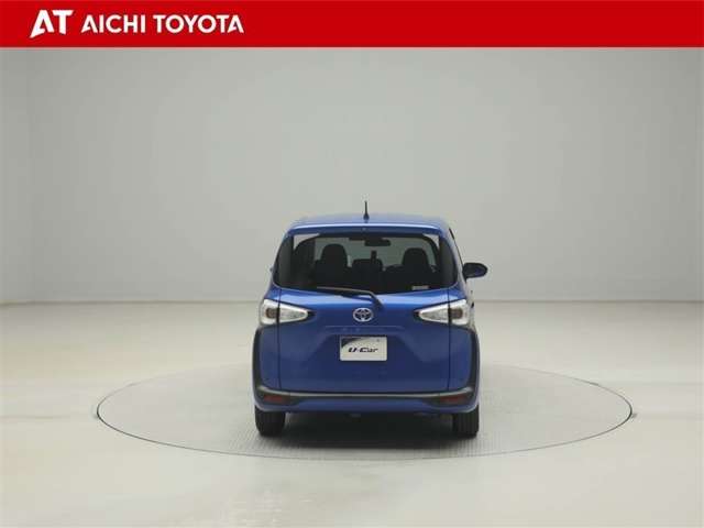 Toyota Sienta 5