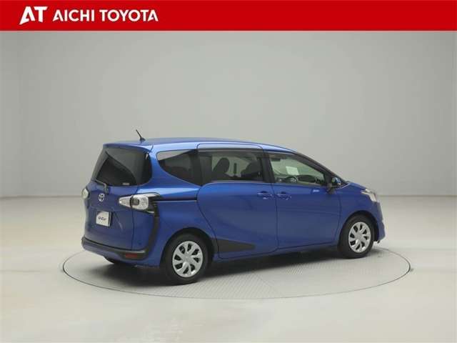 Toyota Sienta 6