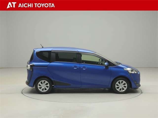 Toyota Sienta 7